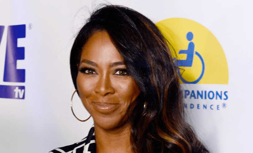 Kenya Moore’s New Year’s Resolution Is To Always Protect And Love Her Baby!