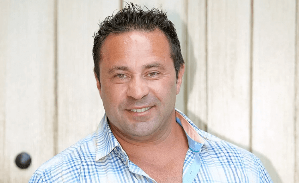 ‘RHONJ’ Convict Joe Giudice Granted Order to Stay In US During His Deportation Fight!