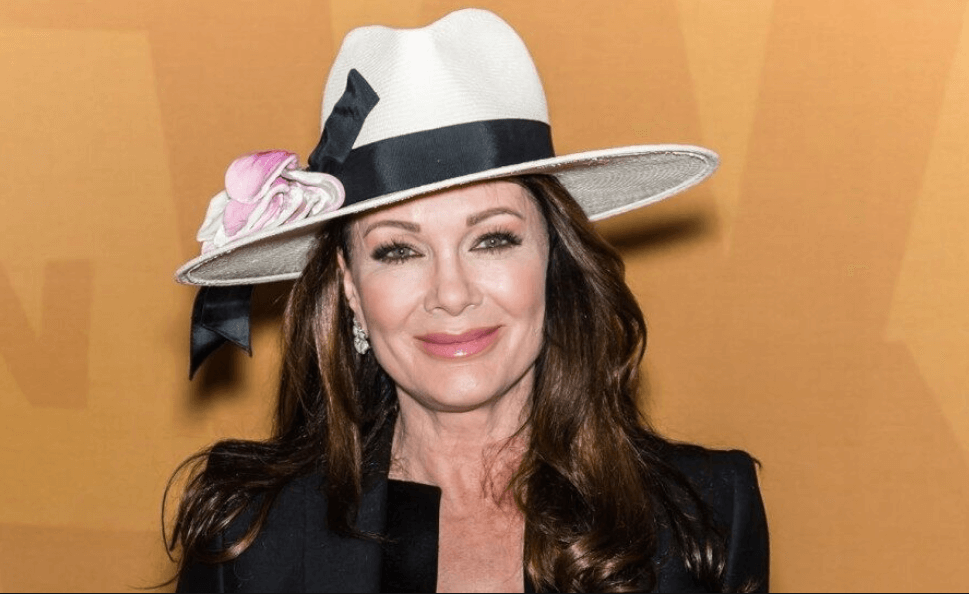 Lisa Vanderpump Confirms All Her #RHOBH Scenes For the Remainder of Season 9 Have Been Cut!