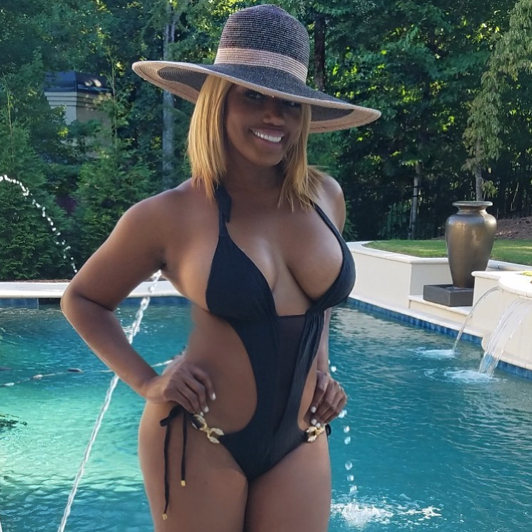 PHOTOS: NeNe Leakes Shows Off Incredibly Sexy Body In Swimsuit Pics & I...