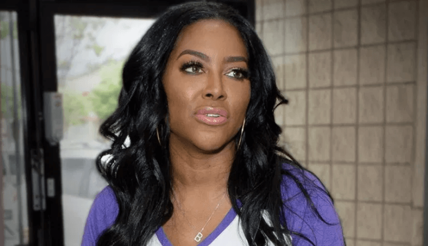 ‘RHOA’ Producers Pushing Kenya Moore to Renew Wedding Vows to Absentee Husband Amid Their Financial & Marriage Struggles!
