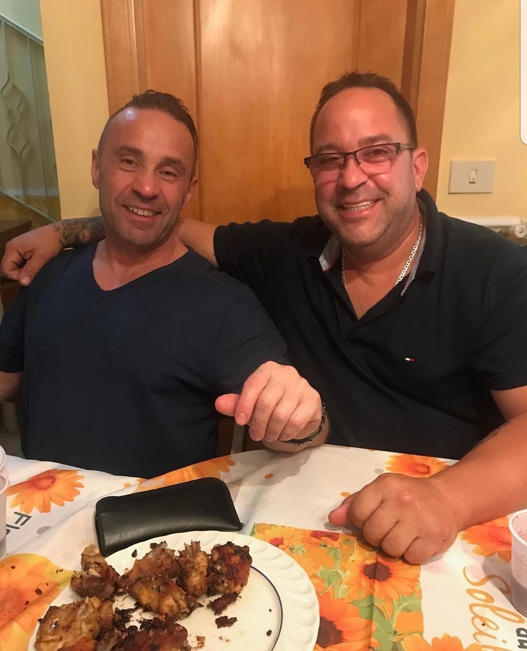 Joe Giudice Ringless In Italy & His Dramatic Post Prison Photos Revealed!