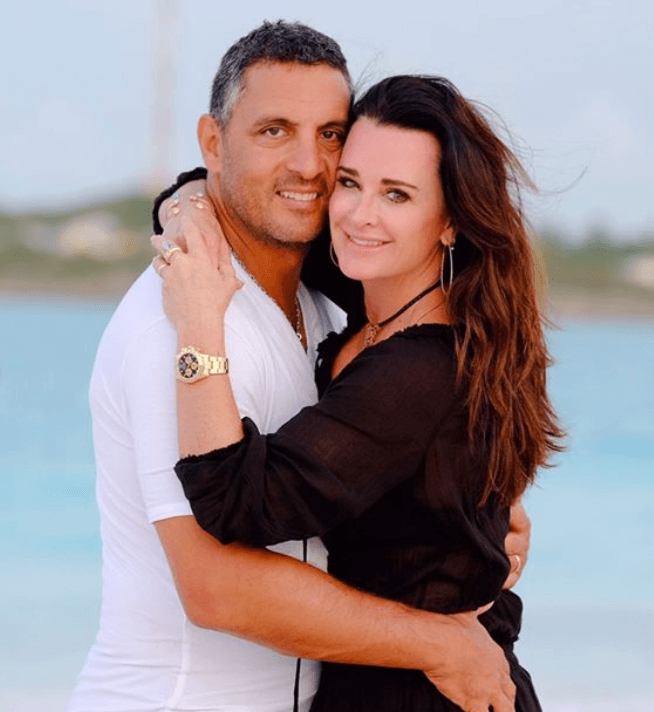 Mauricio Umansky Hit With NEW Lawsuit For $4.5 Million!