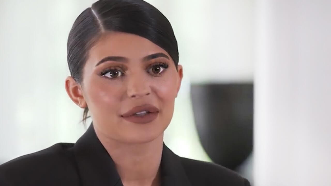 Kylie Jenner Unveils GIANT New Cheek Implants – Fans Calls Her ‘Chipmunk’