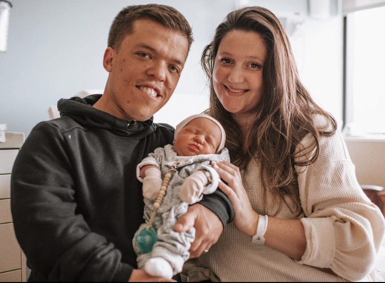 Zach And Tori Roloff Reveal Newborn Son Josiah Has Achondroplasia!