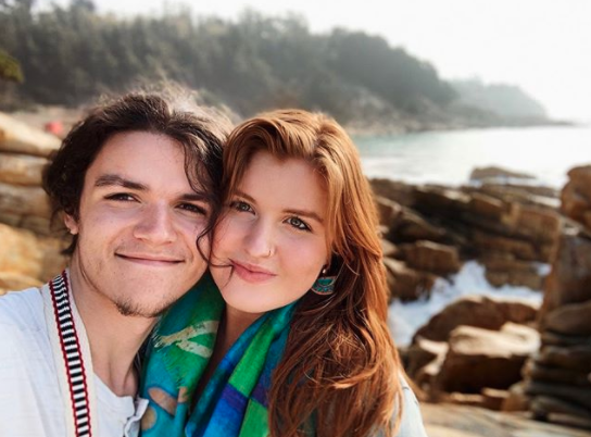 ‘Little People, Big World’ Star Isabel Roloff Praised For Showing Her ‘Stretch Marks’ & ‘Saggy Skin!’