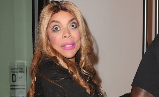 Wendy Williams Spotted Struggling To Walk Amid Reports Her Son Stole $100K From Her Credit Card!!