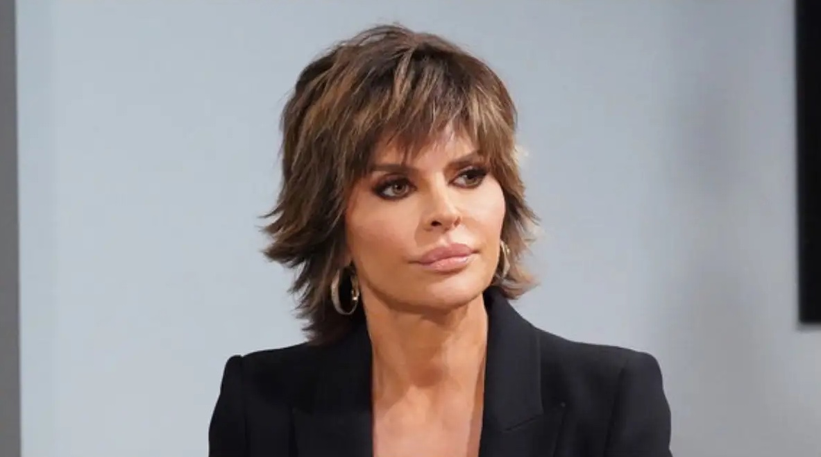 Lisa Rinna Ripped By Actress for “Vile” Social Media Behavior!