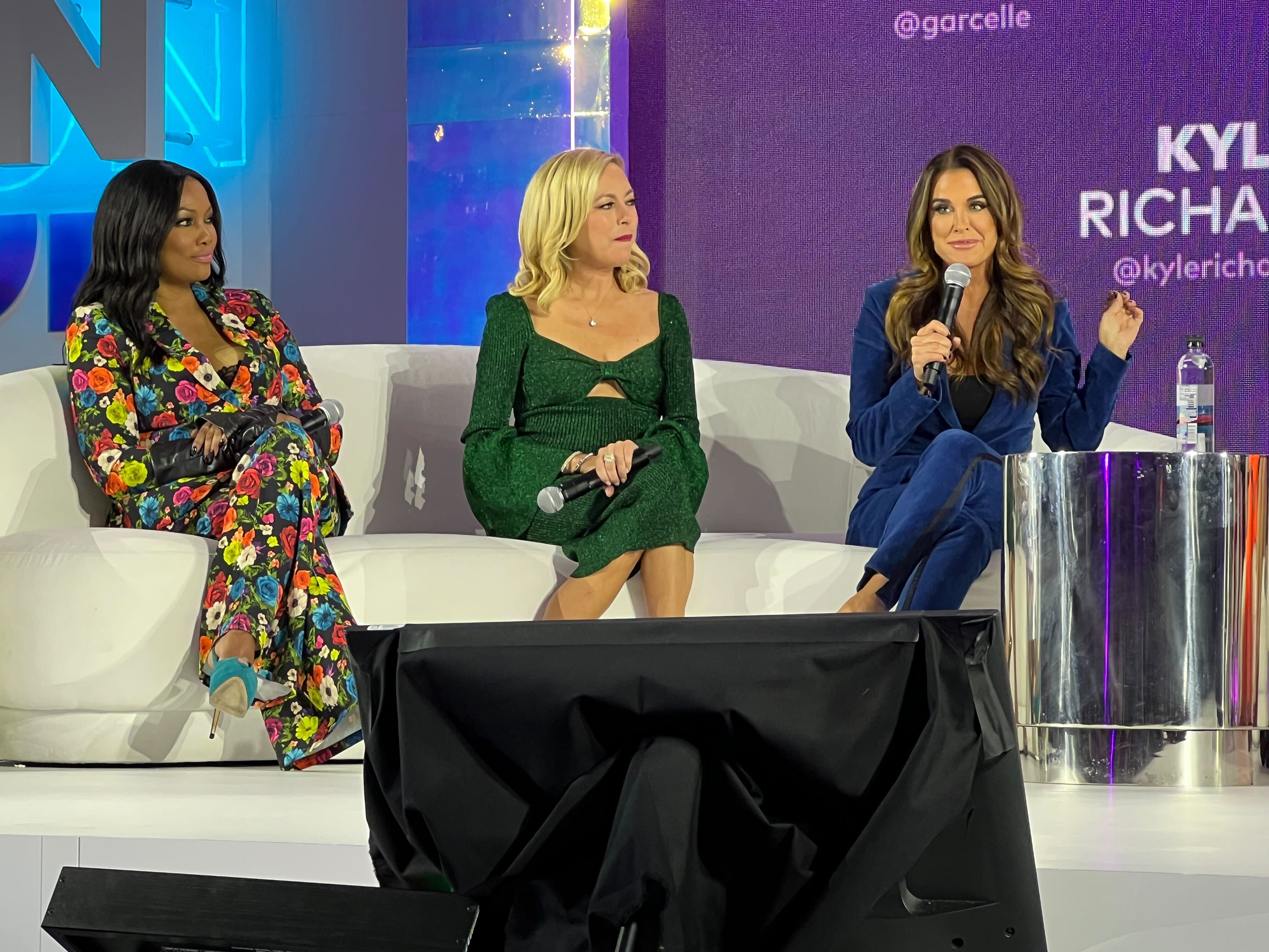 Kyle Richards Soars at People's Choice Awards 2022 in Chunky Heels –  Footwear News