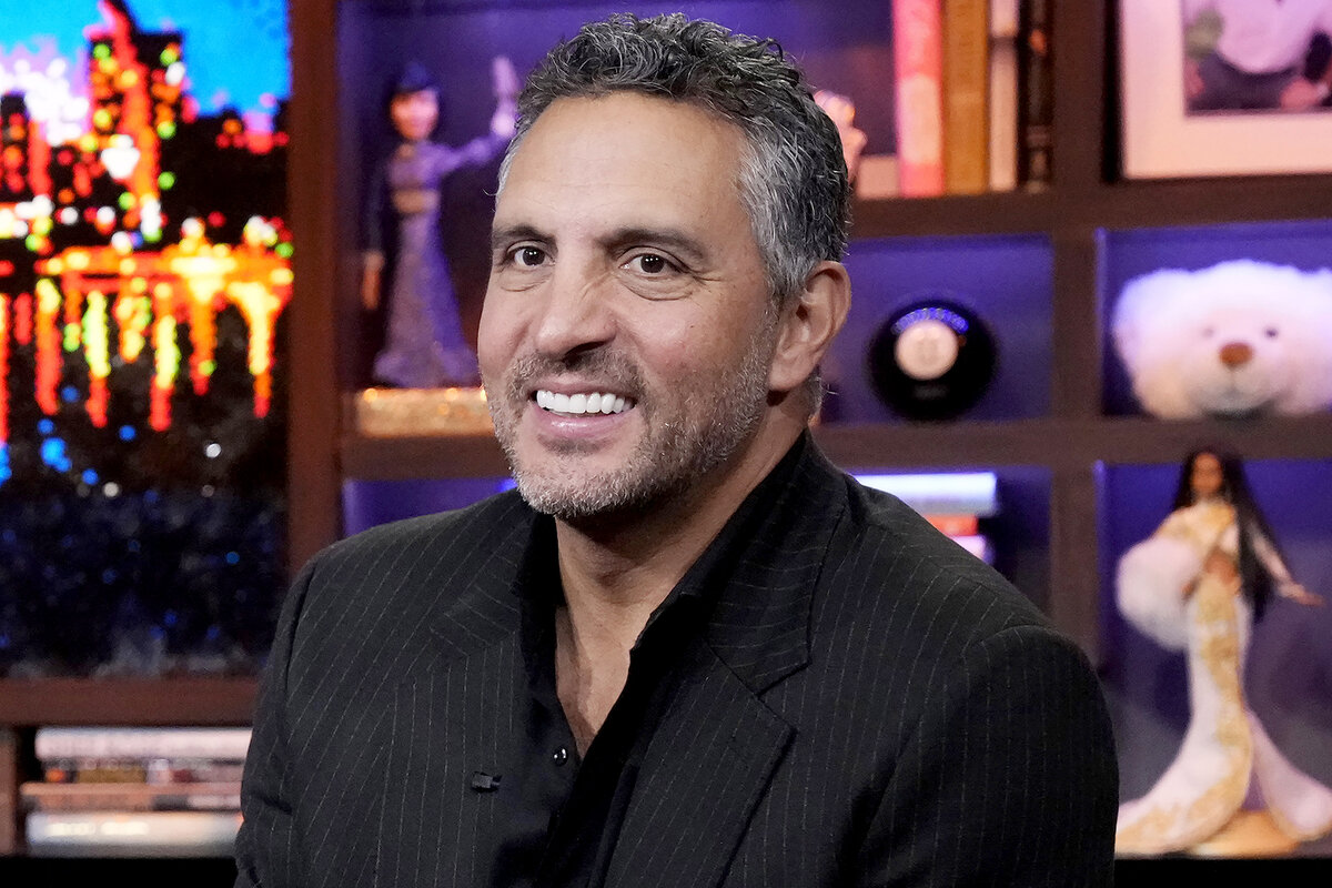 Mauricio Umansky Caught Lusting Over Blonde Bombshell In Shocking Video