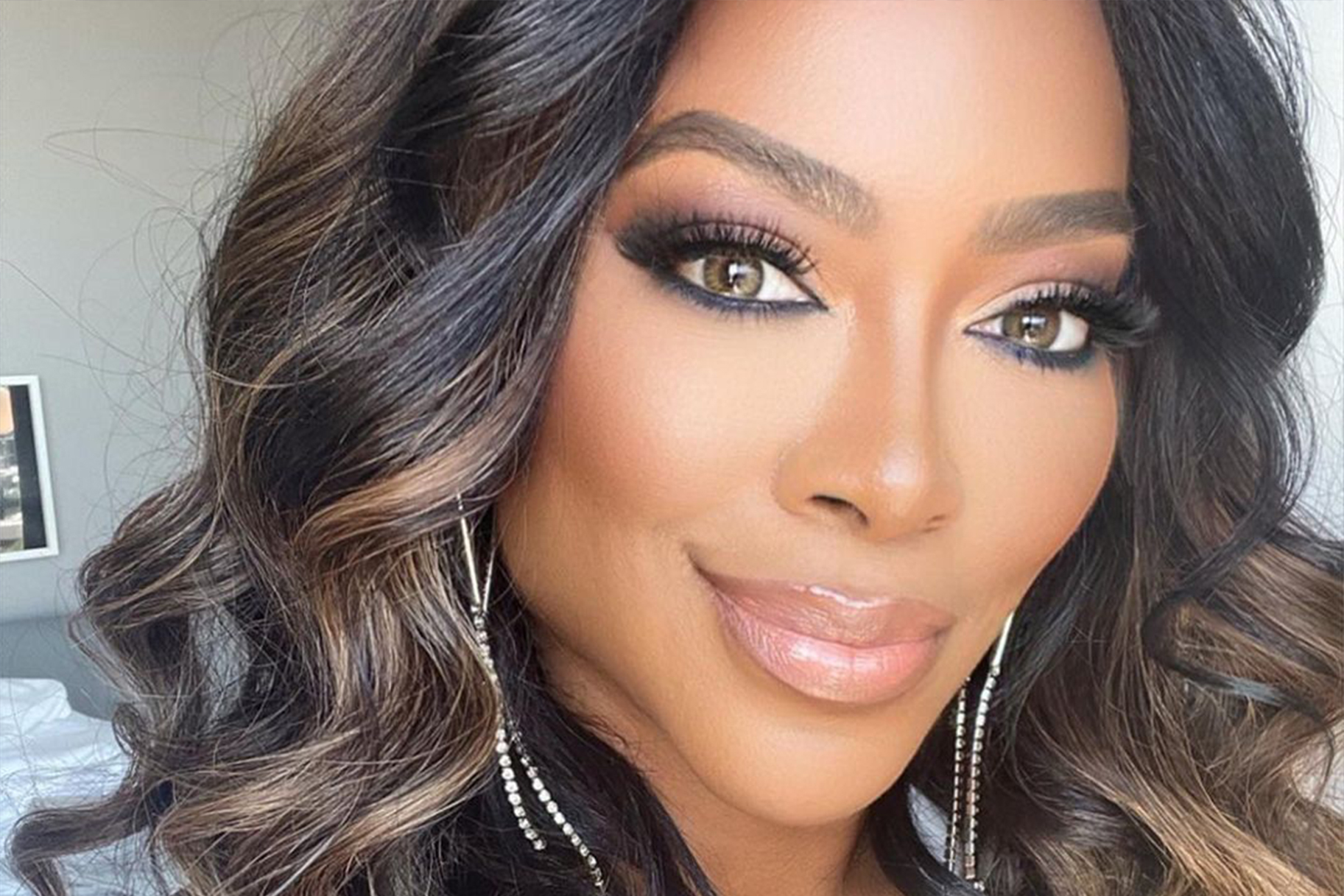 Kenya Moore Accused of Wearing Cheap Party City Wig In Season 15