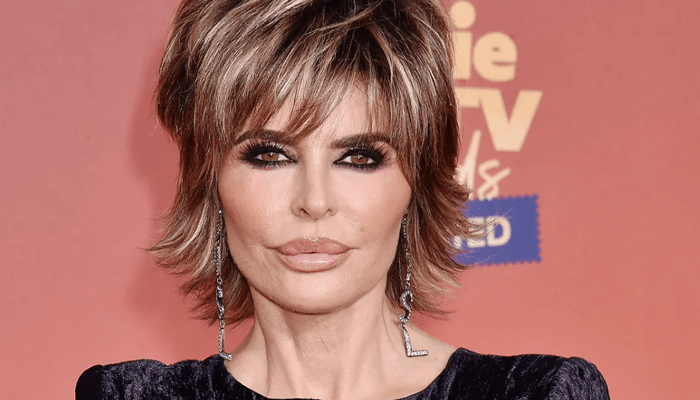 Lisa Rinna In HOT WATER With Bravo After Calling For A Boycott of BravoCon!