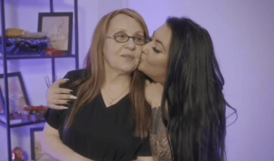 sMothered: Mom-Daughter Team Sunnie and Eva Double Down on Giving Each Other Facials on their Vaginas