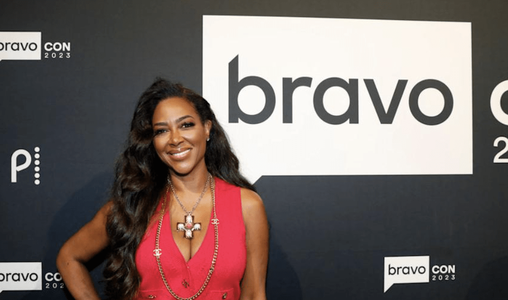     Kenya Moore
